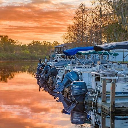 Camp Mack Lodge, Marina & Rv Resort Лейк-Уэльс Экстерьер фото
