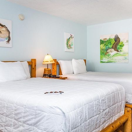 Camp Mack Lodge, Marina & Rv Resort Лейк-Уэльс Экстерьер фото