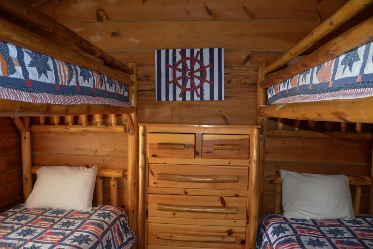 Camp Mack Lodge, Marina & Rv Resort Лейк-Уэльс Экстерьер фото