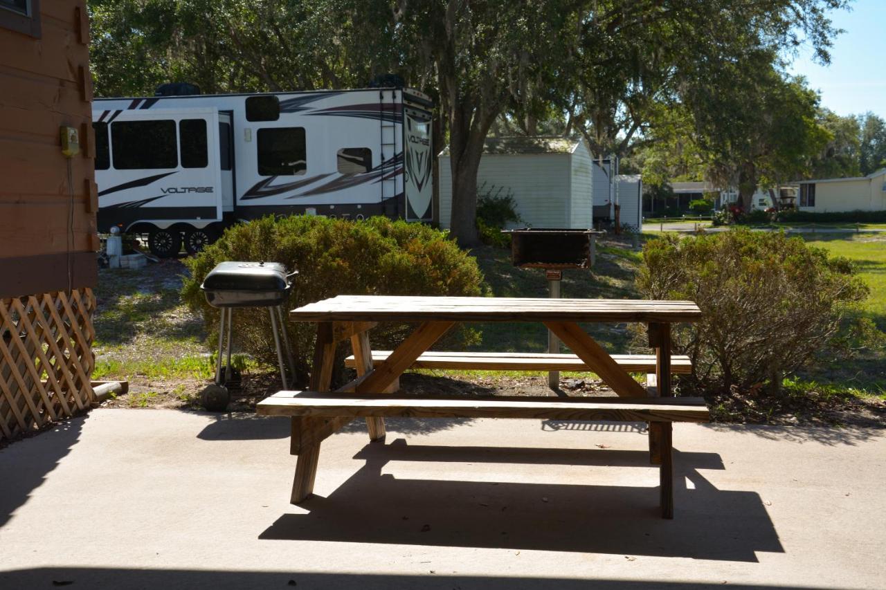 Camp Mack Lodge, Marina & Rv Resort Лейк-Уэльс Экстерьер фото