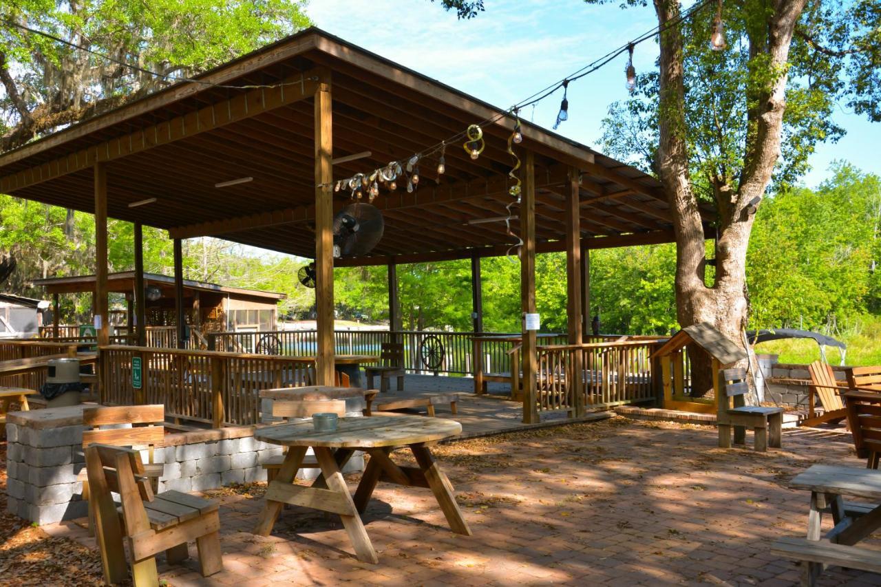 Camp Mack Lodge, Marina & Rv Resort Лейк-Уэльс Экстерьер фото