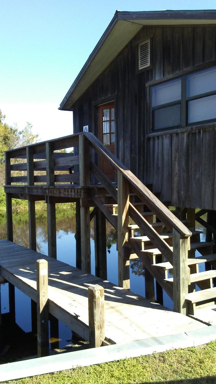 Camp Mack Lodge, Marina & Rv Resort Лейк-Уэльс Экстерьер фото